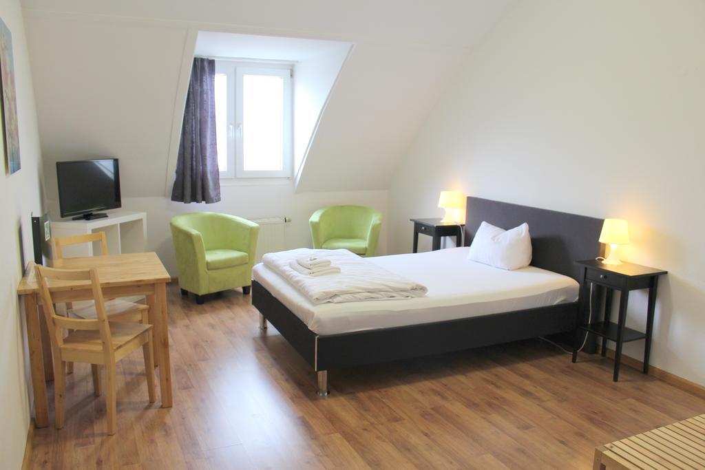 StayInn Hostel und Gästehaus Freiburg im Breisgau Zimmer foto